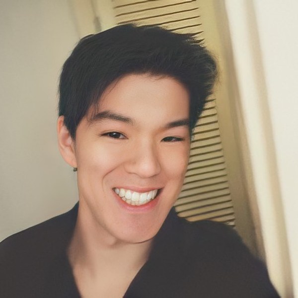 Portrait of Kevin Jong.